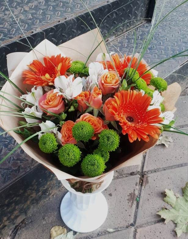 Букет цветов из: Герберы, Хризантемы, Альстромерии и Розы в Дербенте