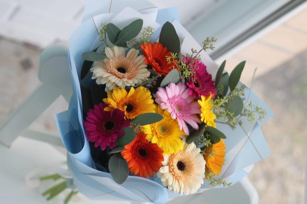 Букет мини герберы в Дербенте Букет цветов из: Герберы в Дербенте