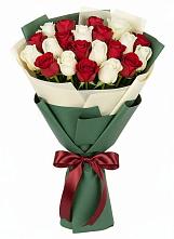 Микс из красных и белых роз в Дербенте Букет Микс из красных и белых роз в Дербенте