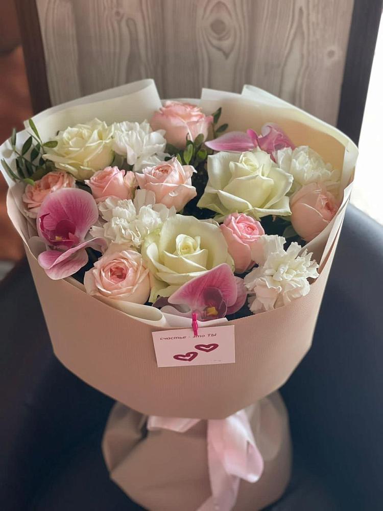 Букет ноктюрн в Дербенте Букет цветов из: Орхидеи, Розы и Гвоздики в Дербенте