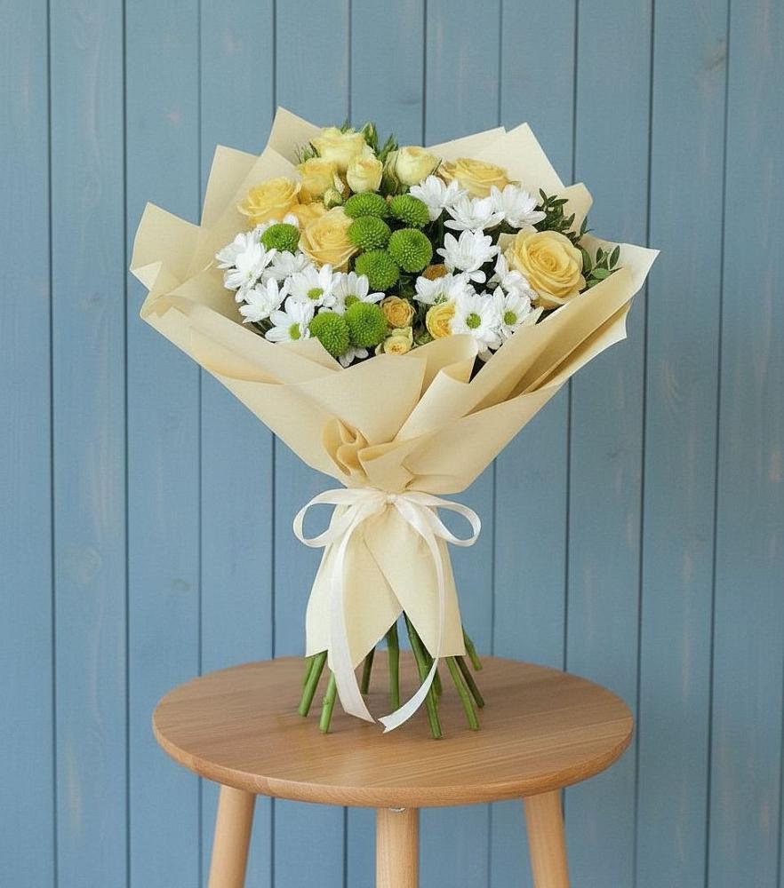 Букет цветов из: Хризантемы и Розы в Дербенте