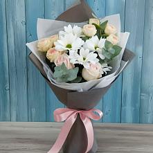 Букет цветов из:  Хризантемы и Розы в Дербенте