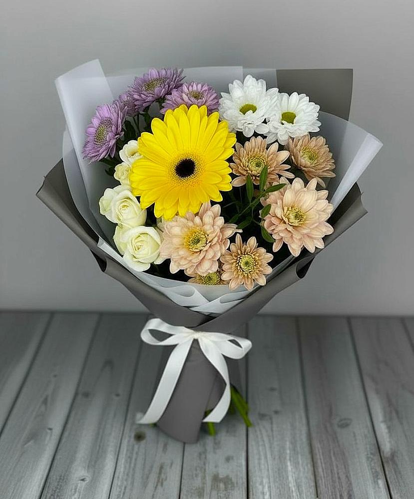 Букет цветов из: Розы, Герберы и Хризантемы в Дербенте