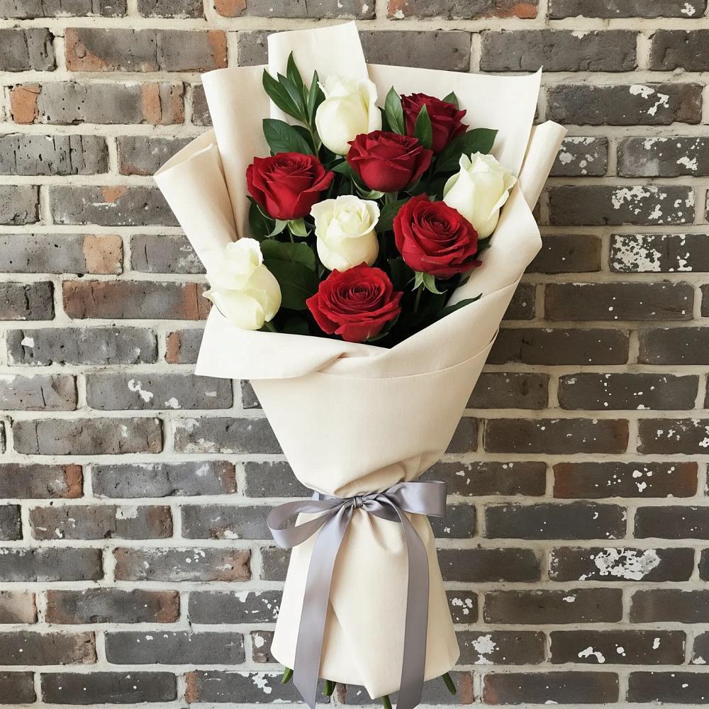 Букет красно-белые розы в Дербенте Букет цветов из: Розы в Дербенте