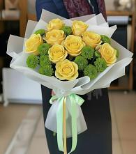 Букет сочно-зеленый в Дербенте Букет цветов из:  Хризантемы и Розы в Дербенте